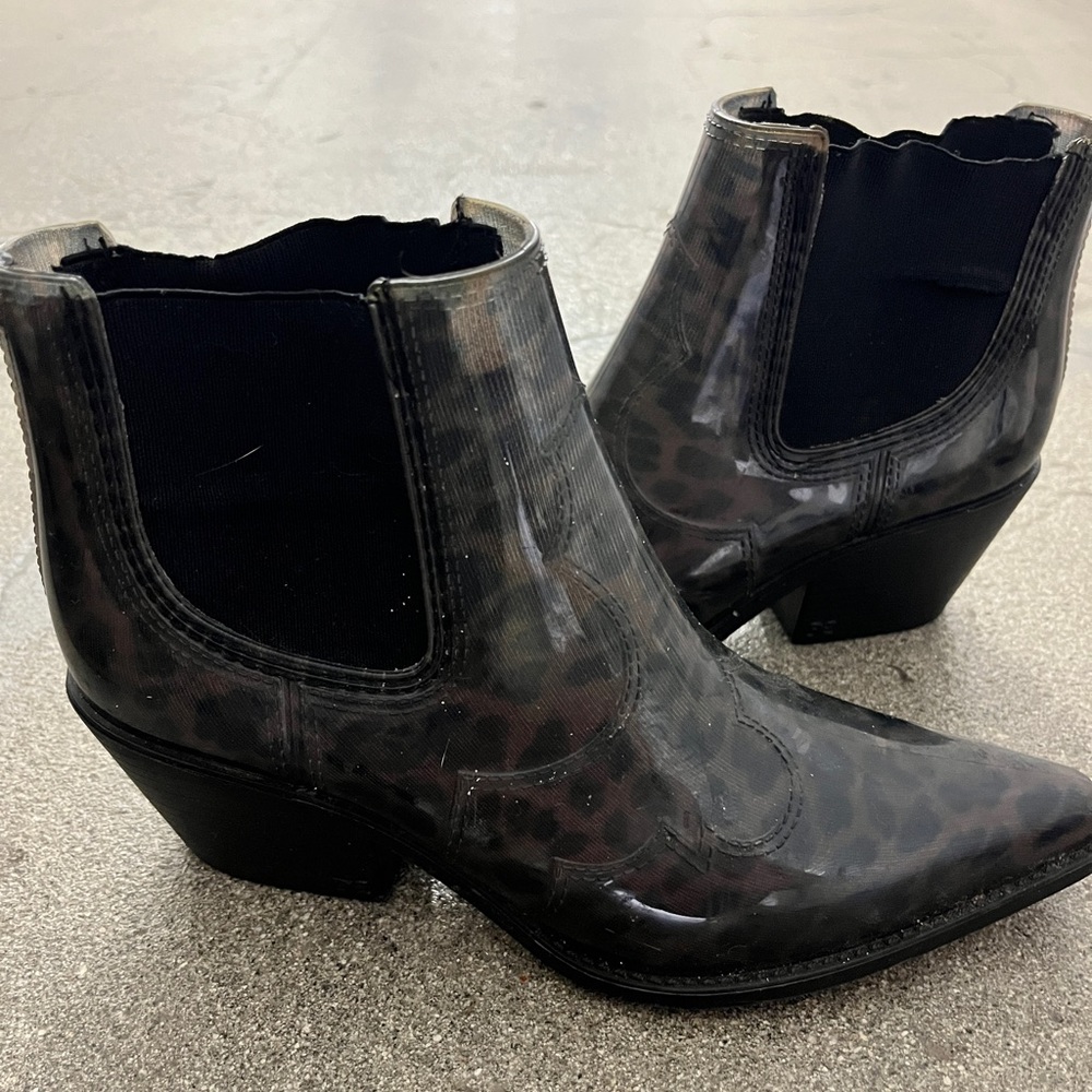 Sam Edelman Ankle Rain Booties Size 7!